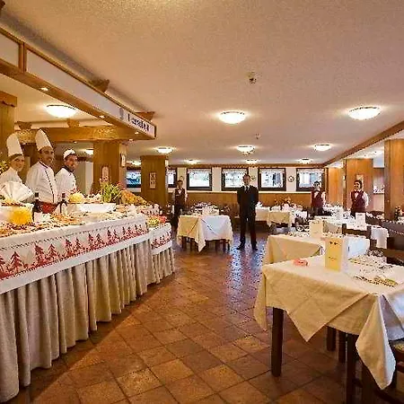 Club I Cavalieri Rta 公寓式酒店 3*